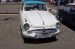 wenn auch alt, so doch echt liebensw�rdig, erst recht mit dem Schnuller an der Motorhaube